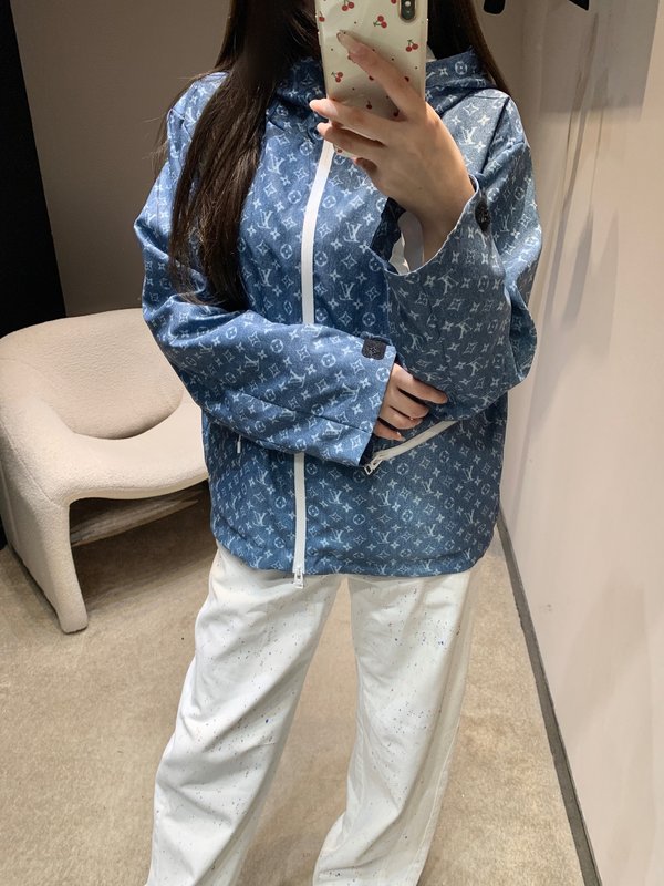 루이비통 모노그램 프린트 후드 트렌치 코트 001-233240