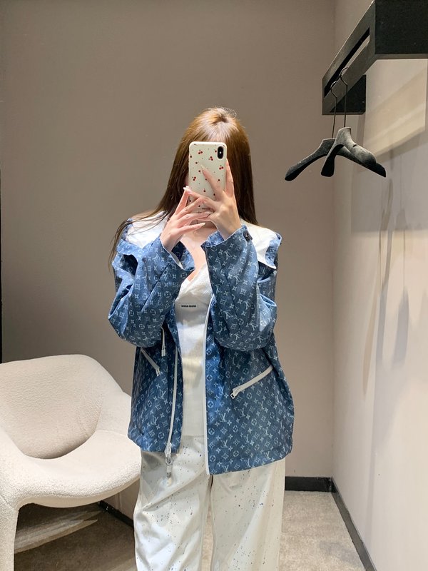 루이비통 모노그램 프린트 후드 트렌치 코트 001-233240