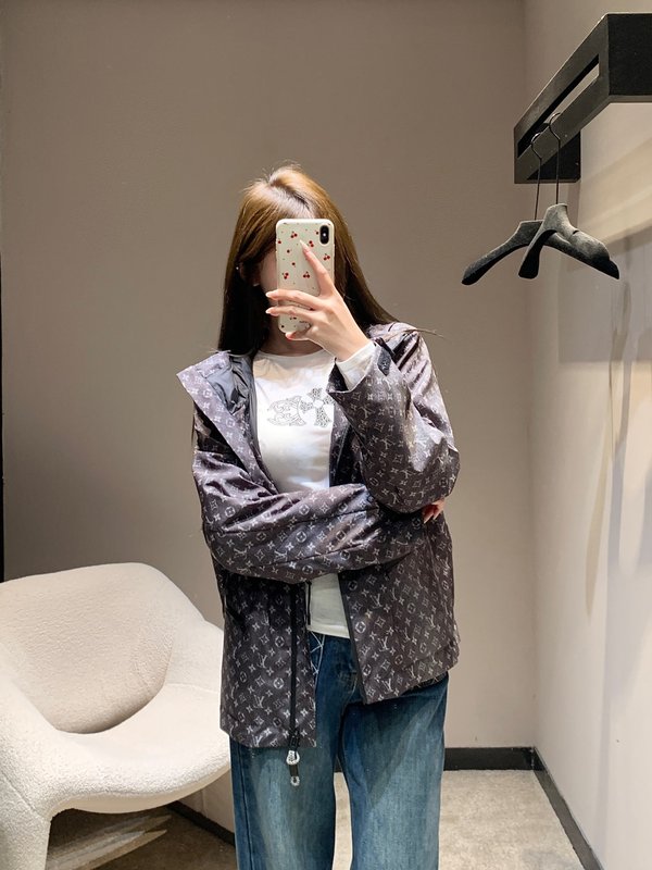 루이비통 모노그램 프린트 후드 트렌치 코트 001-233241