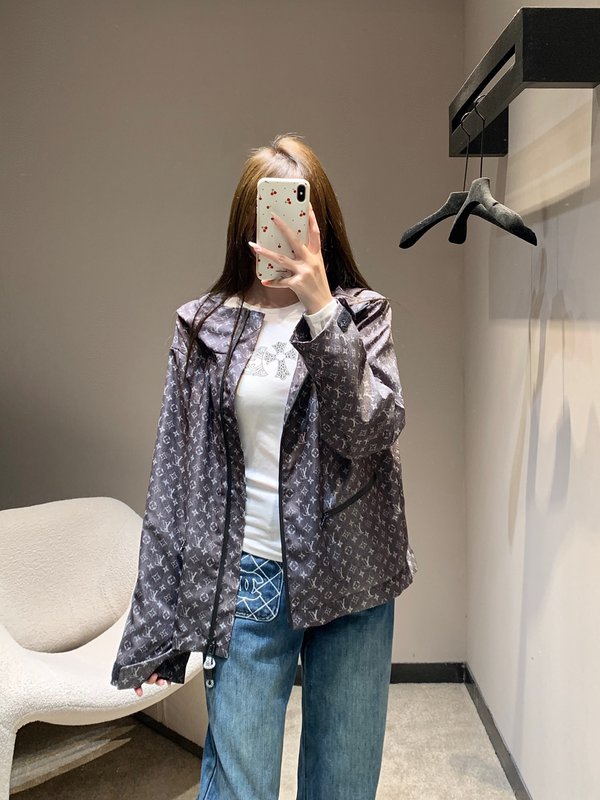 루이비통 모노그램 프린트 후드 트렌치 코트 001-233241