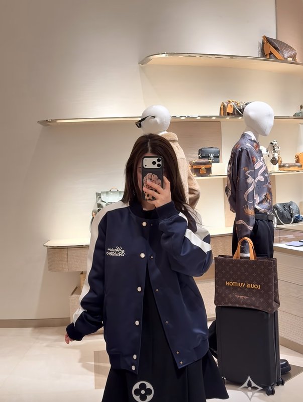 루이비통 말 자수 네이비 블루 자켓 001-233243