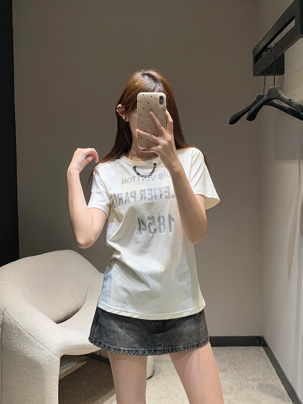 루이비통 레터 프린트 체인 라운드 티셔츠 001-233245