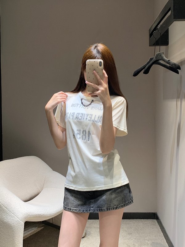 루이비통 레터 프린트 체인 라운드 티셔츠 001-233245