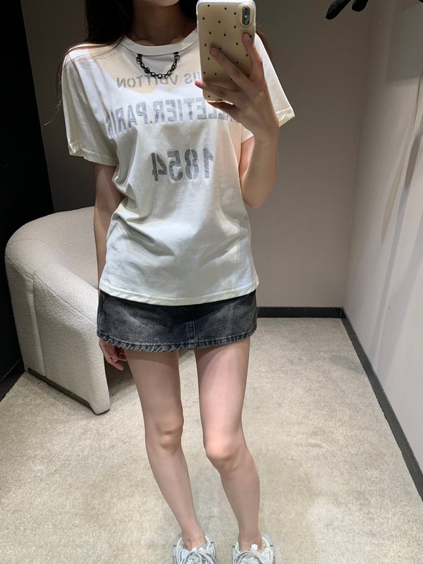 루이비통 레터 프린트 체인 라운드 티셔츠 001-233245