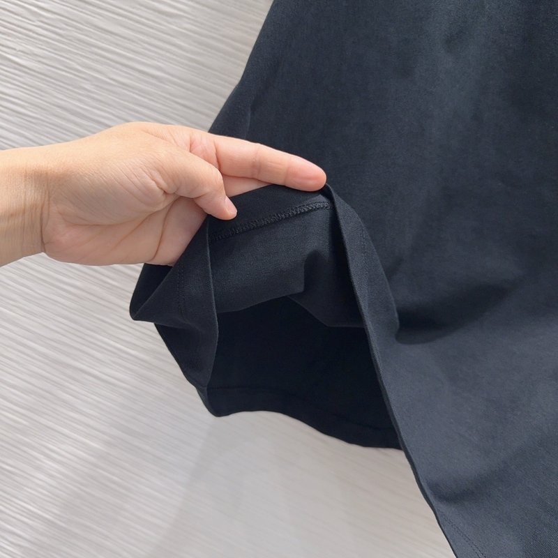 루이비통 여성 뉴 심플 티셔츠 001-233307