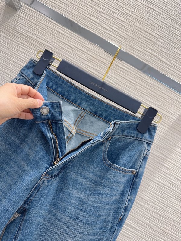 루이비통 스탠다드 핏 슬림 데님 팬츠 001-233315