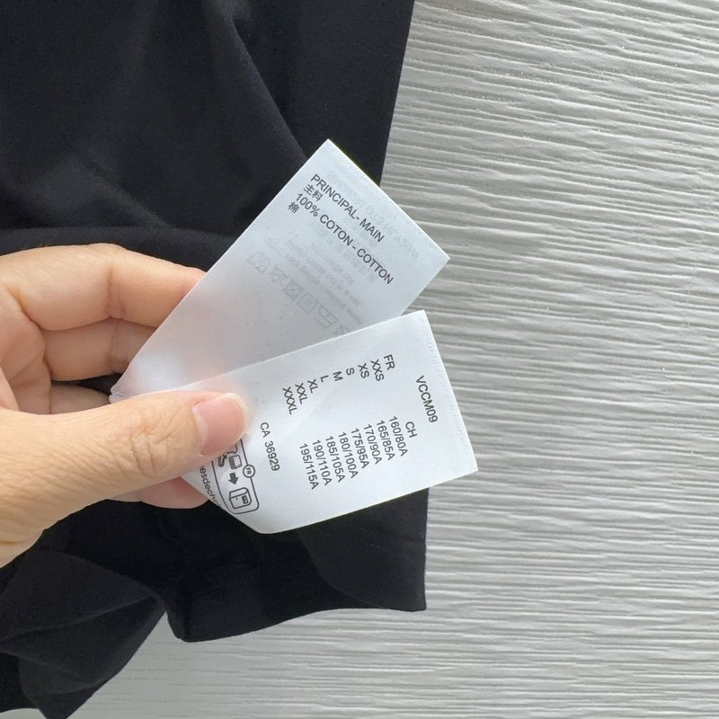 루이비통 여성 심플 라운드넥 반팔 티셔츠 001-233319
