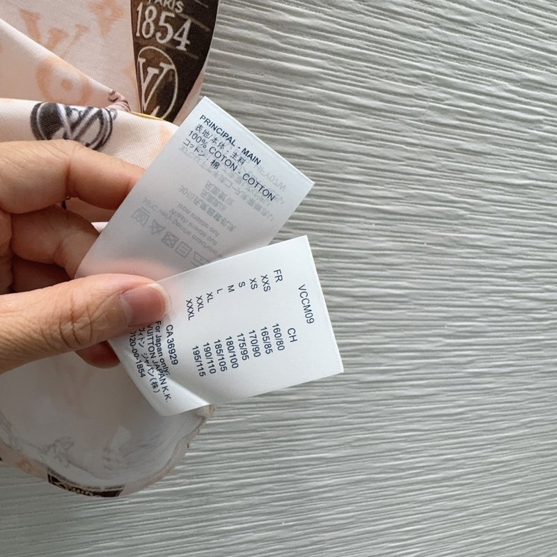 루이비통 여성 프린트 반팔 티셔츠 001-233346