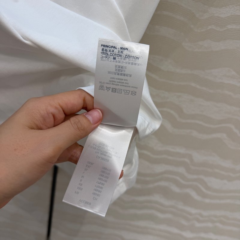 루이비통 모노그램 자수 포켓 반팔 티셔츠 001-233375