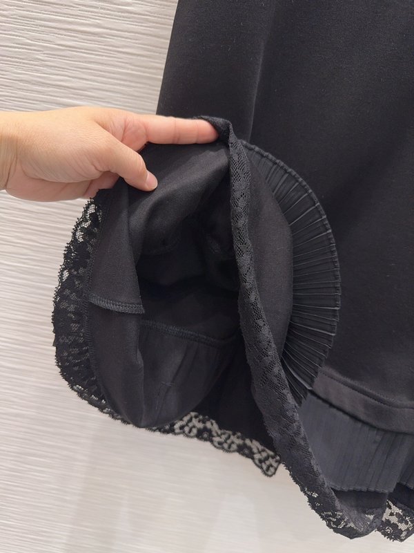 루이비통 입체 커팅 원피스 001-233389
