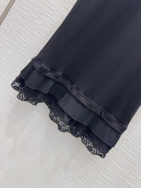 루이비통 입체 커팅 원피스 001-233389