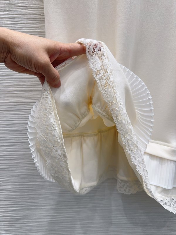 루이비통 뉴 스타일 입체 재단 원피스 001-233396