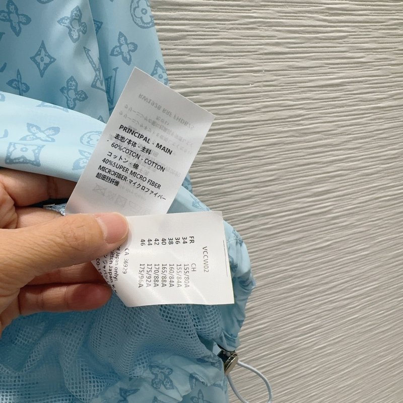 루이비통 가벼운 질감 입체 재단 재킷 001-233434