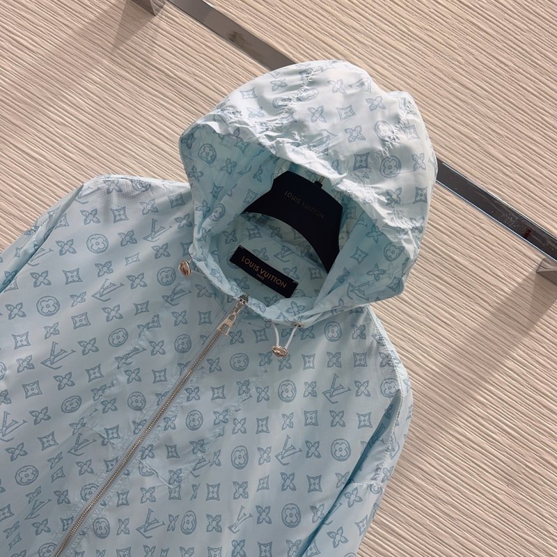루이비통 가벼운 질감 입체 재단 재킷 001-233434