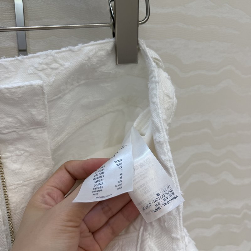 루이비통 모노그램 자수 화이트 데님 쇼츠 001-233488