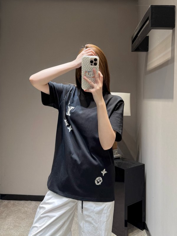 루이비통 헤비 엠브로이더리 반팔 티셔츠 001-233506