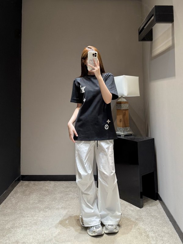 루이비통 헤비 엠브로이더리 반팔 티셔츠 001-233506