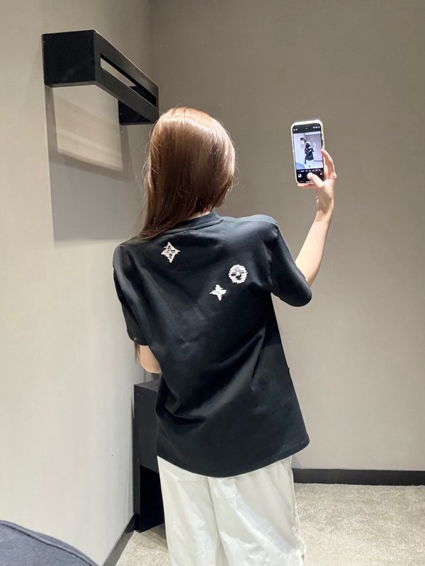 루이비통 헤비 엠브로이더리 반팔 티셔츠 001-233506