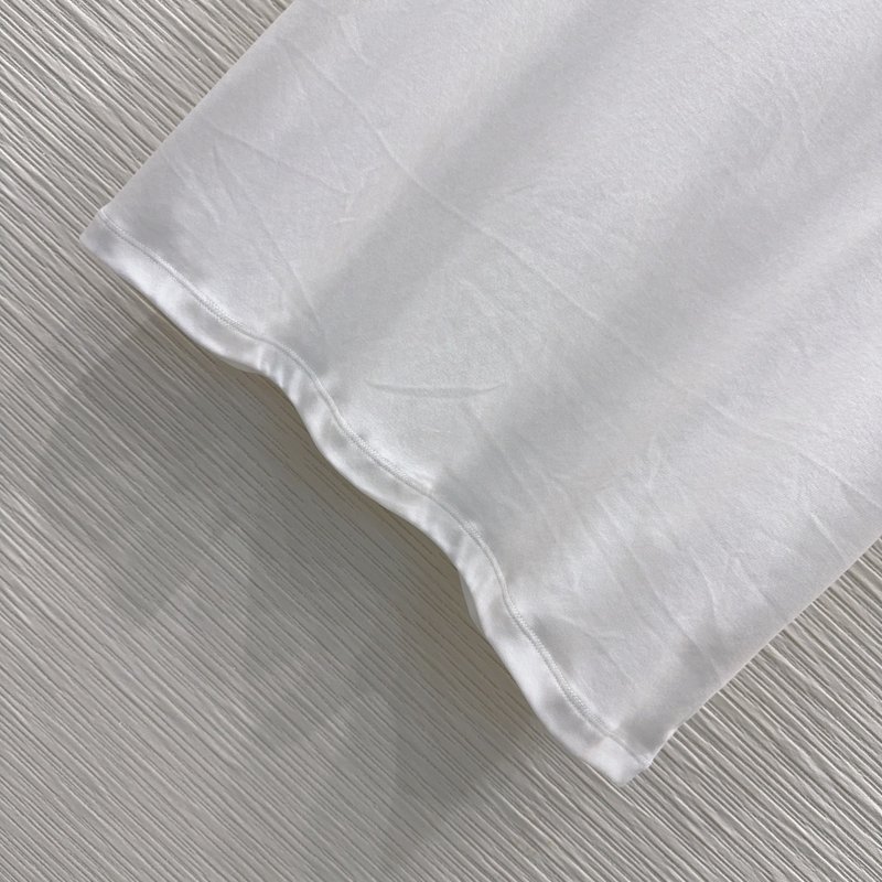 루이비통 여성 심플 루즈핏 반팔 티셔츠 001-233551