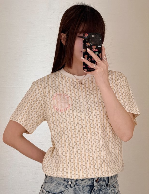 루이비통 옐로우 골드 그라데이션 모노그램 반팔 티셔츠 001-233562