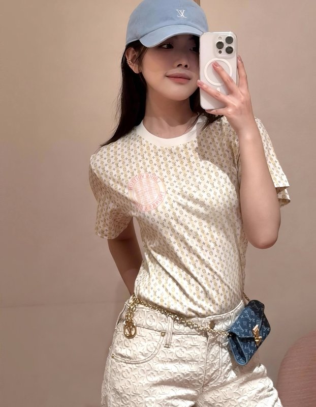 루이비통 옐로우 골드 그라데이션 모노그램 반팔 티셔츠 001-233562
