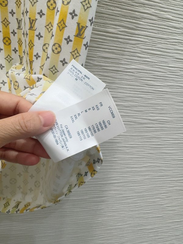 루이비통 뉴 심플 고급 티셔츠 001-233591