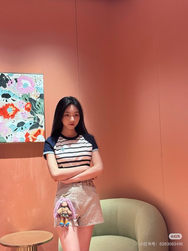 자수 스트라이프 숏 티셔츠 001-233597