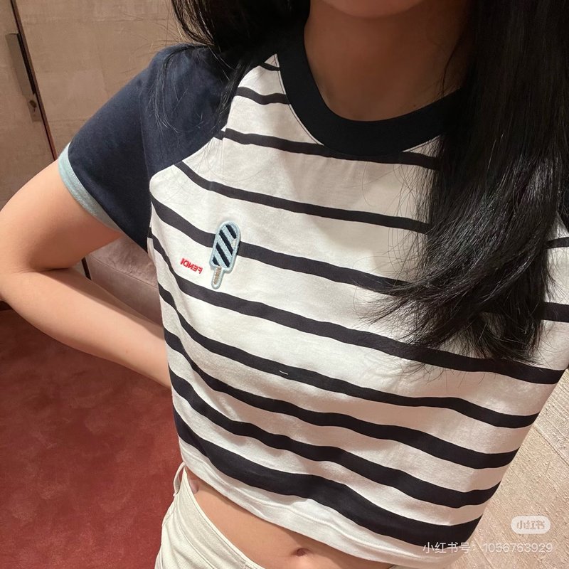 자수 스트라이프 숏 티셔츠 001-233597