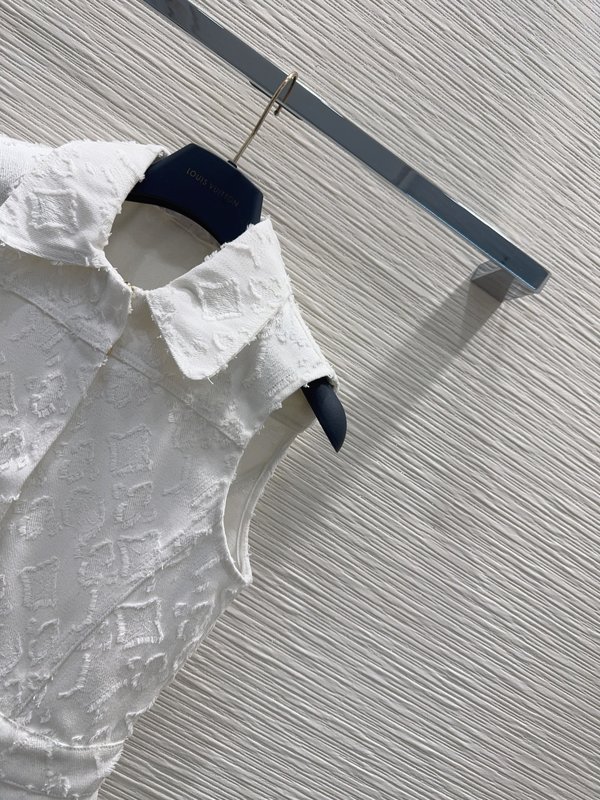 루이비통 모노그램 자수 컷오프 원피스 001-233618