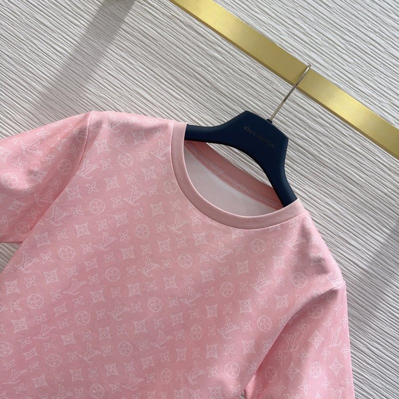 루이비통 여성 핑크 숏 티셔츠 001-233623