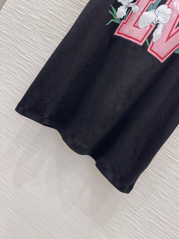 루이비통 스팽글 자수 반팔 티셔츠 001-233632
