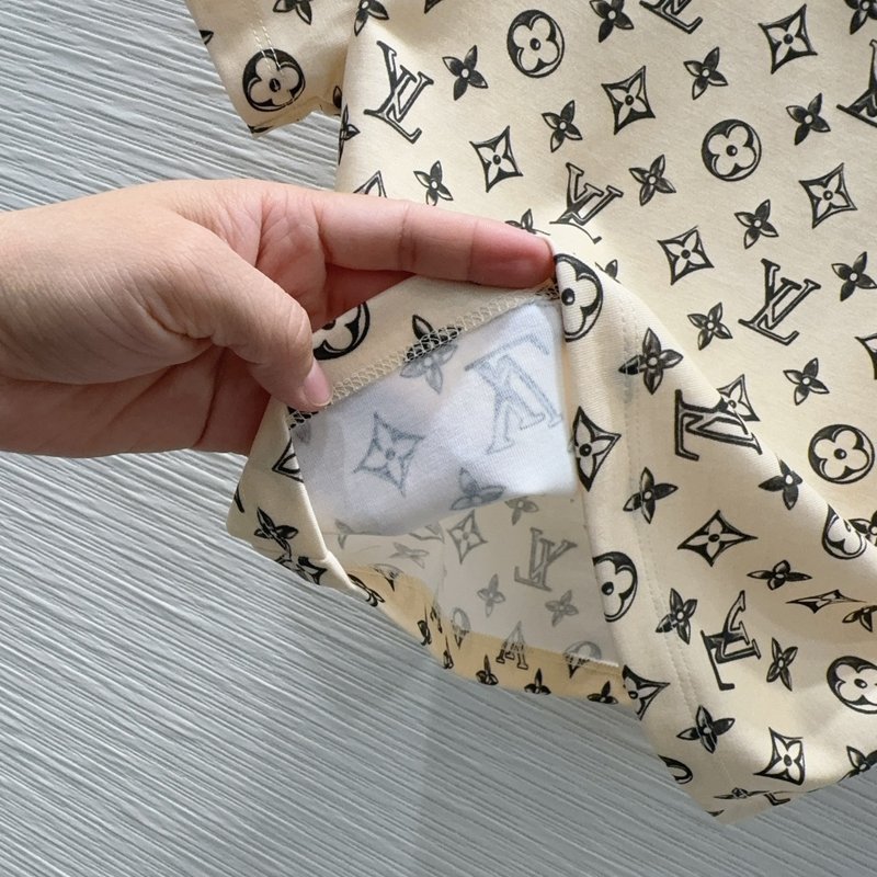 루이비통 여성 클래식 프린트 반팔 티셔츠 001-233662