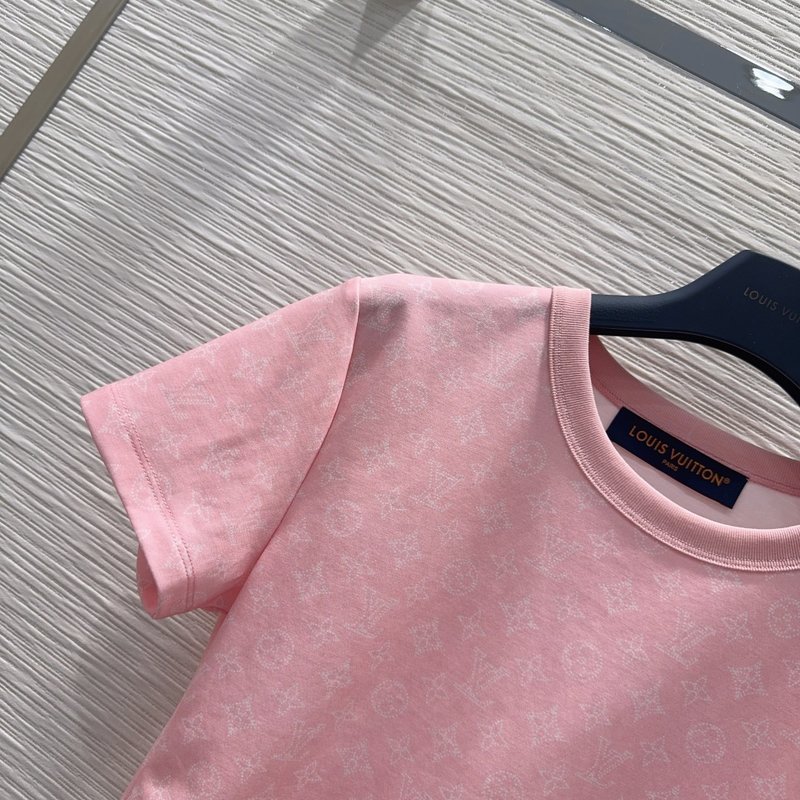 루이비통 여성 핑크 반팔 티셔츠 001-233663