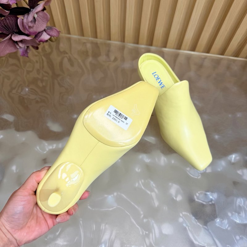 로에베 뉴 뮬 하프슬리퍼 캣힐 샌들 001-233695