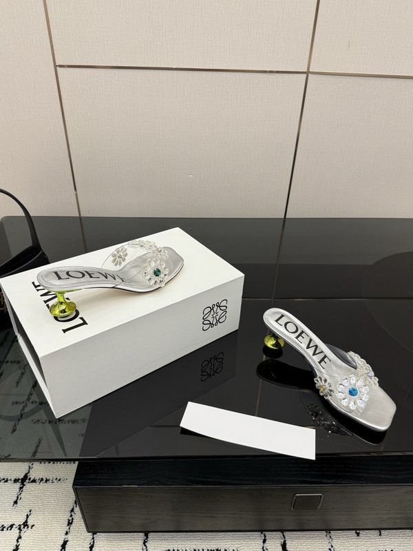 로에베 여름 한정 필름 단조 슬리퍼 001-233717