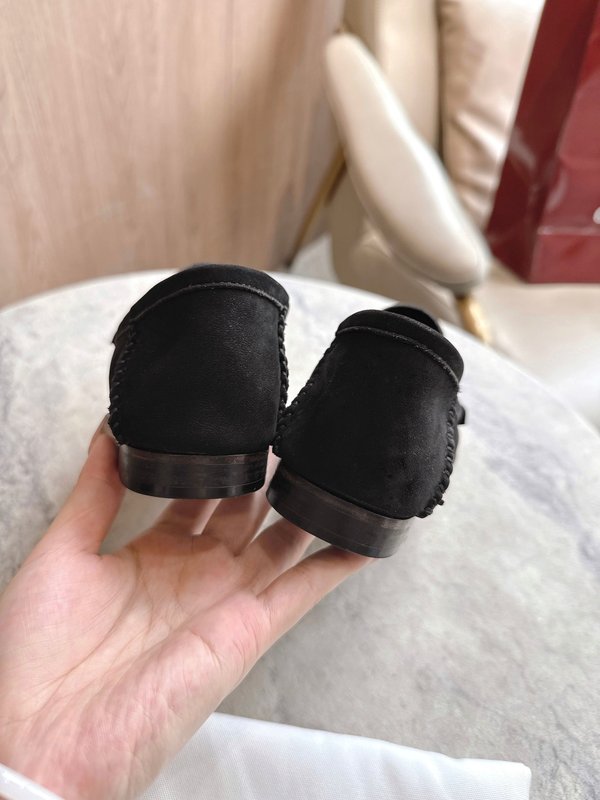 구찌 여성용 블랙 스웨이드 로퍼 001-233870