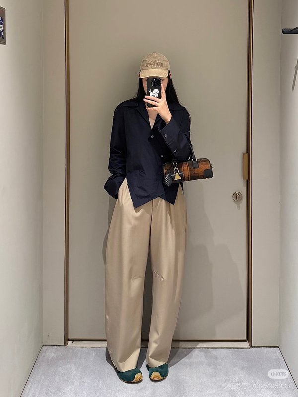 로에베 봄 비대칭 디자인 셔츠 001-234019