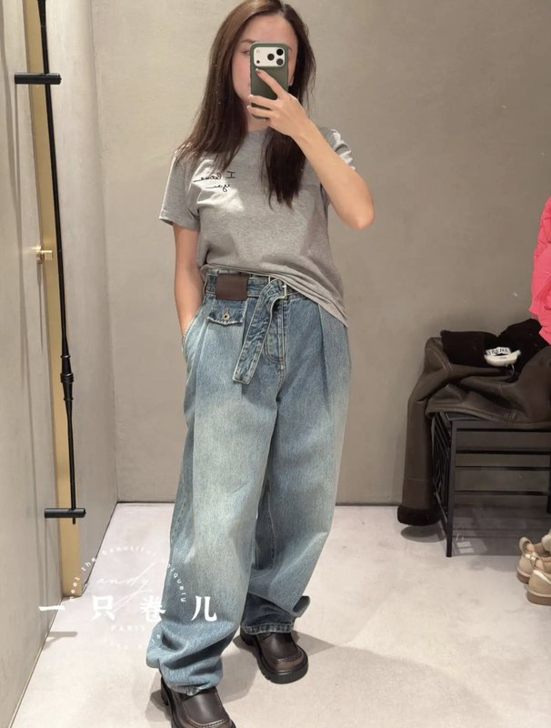 로에베 자수 라운드넥 반팔 티셔츠 001-234027