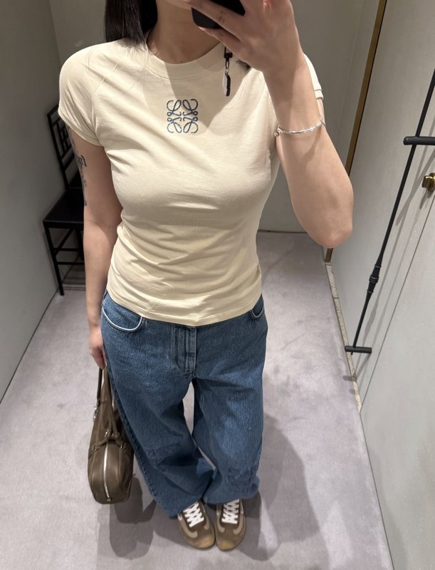 로에베 슬림핏 라운드넥 로고 티셔츠 001-234065