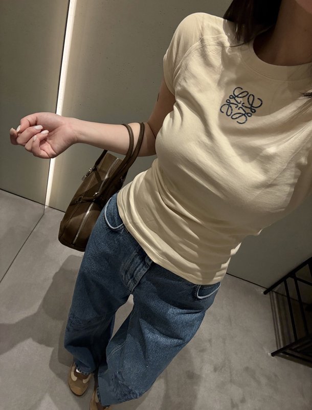 로에베 슬림핏 라운드넥 로고 티셔츠 001-234065