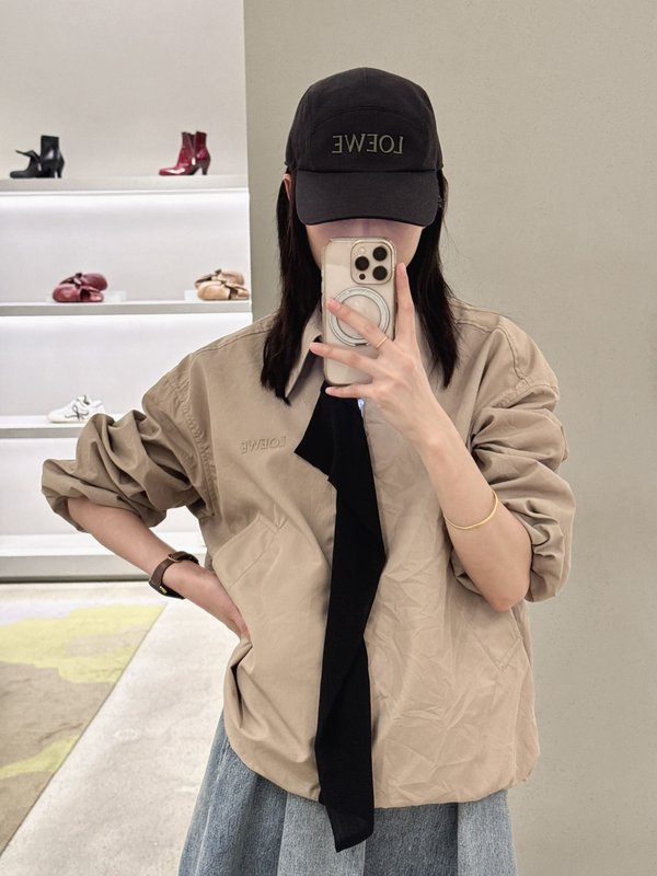 로에베 스플라이스 카키 자켓 001-234075