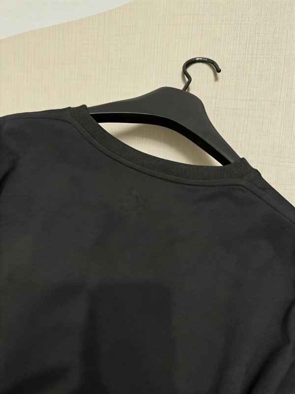 로에베 주름 코튼 블렌드 루즈핏 티셔츠 001-234158