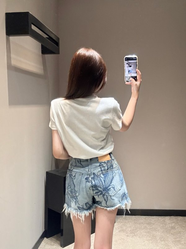 로에 빈티지 인물 스팽글 프린트 반팔 티셔츠 001-234177