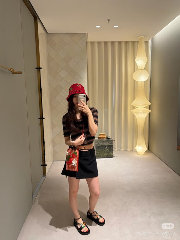 로에베 블랙 브라운 스트라이프 니트 반팔 001-234209