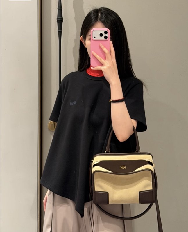 로에베 로고 자수 불규칙 반팔 티셔츠 001-234214