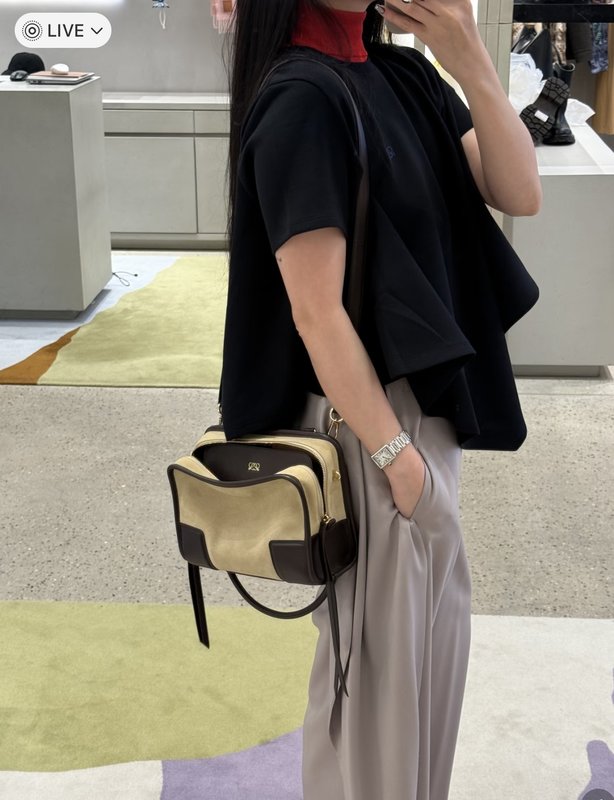 로에베 로고 자수 불규칙 반팔 티셔츠 001-234214