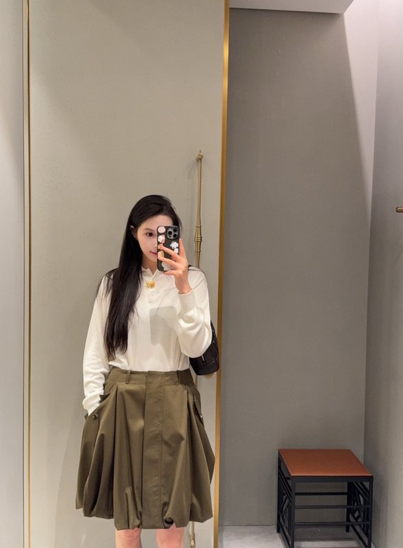 로에베 올리브그린 불규칙 버블 스커트 001-234278