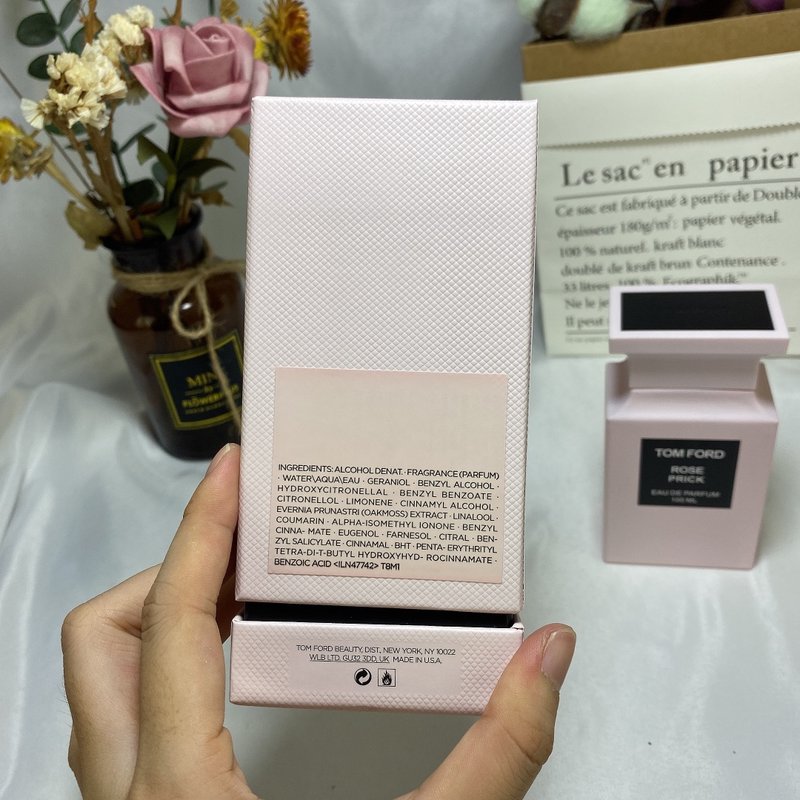 톰포드 로즈프릭 향수 001-234553