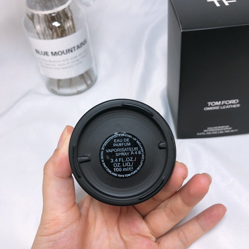 톰포드 옴브레 레더 오드퍼퓸 001-234596