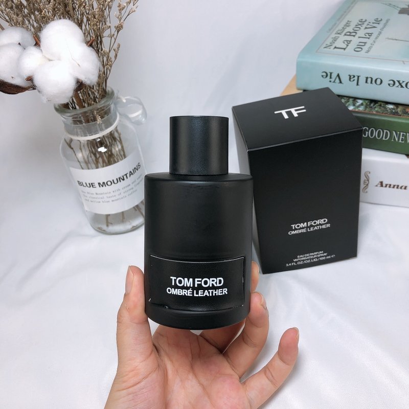 톰포드 옴브레 레더 오드퍼퓸 001-234596
